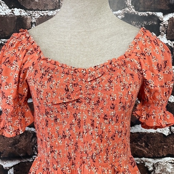 Bila 77 NWT Rowena Top Smocked Floral Coral Peplum Size Small S - Picture 6 of 16
